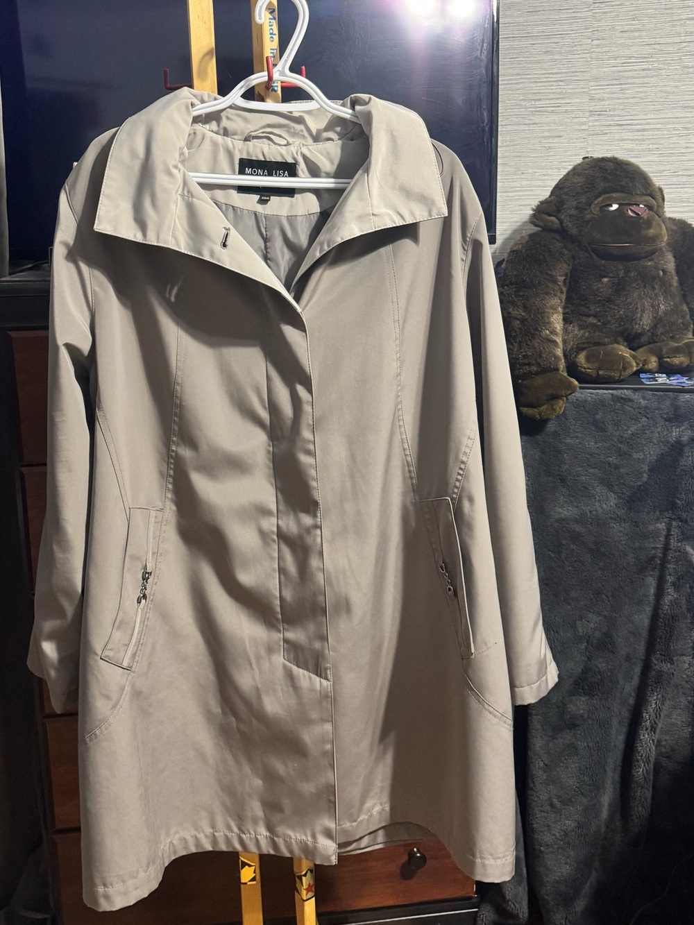 Mona Lisa Women's LightweightBeige Trench Coat! Note: Thread loose by armpit!